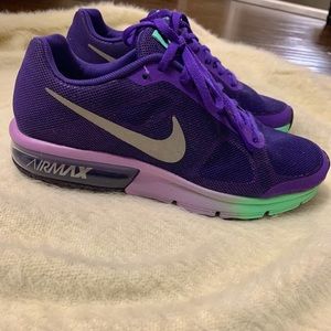 Nike airmax youth size 5